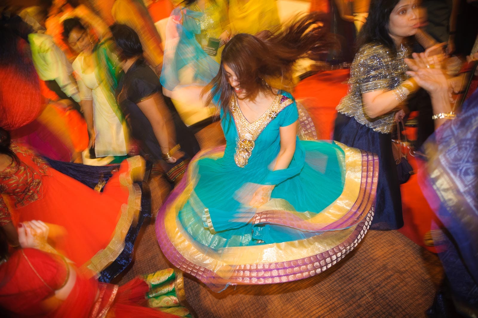 indian-bride-dancing-sangeet-thailand-wedding
